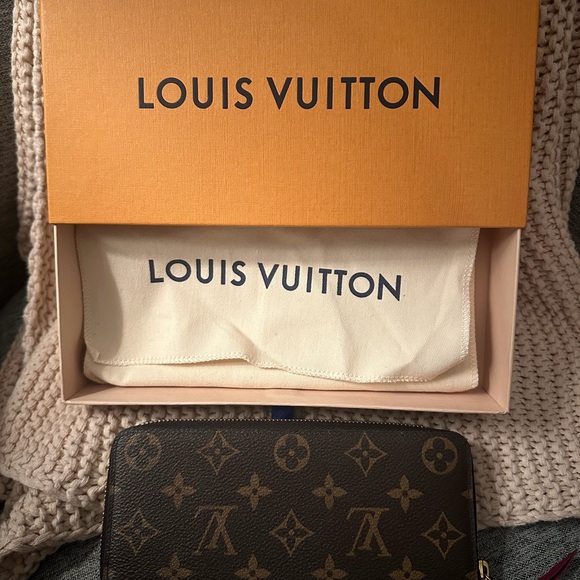 Louis Vuitton Dark Brown Monogram Clemence Wallet - Picture 7 of 8
